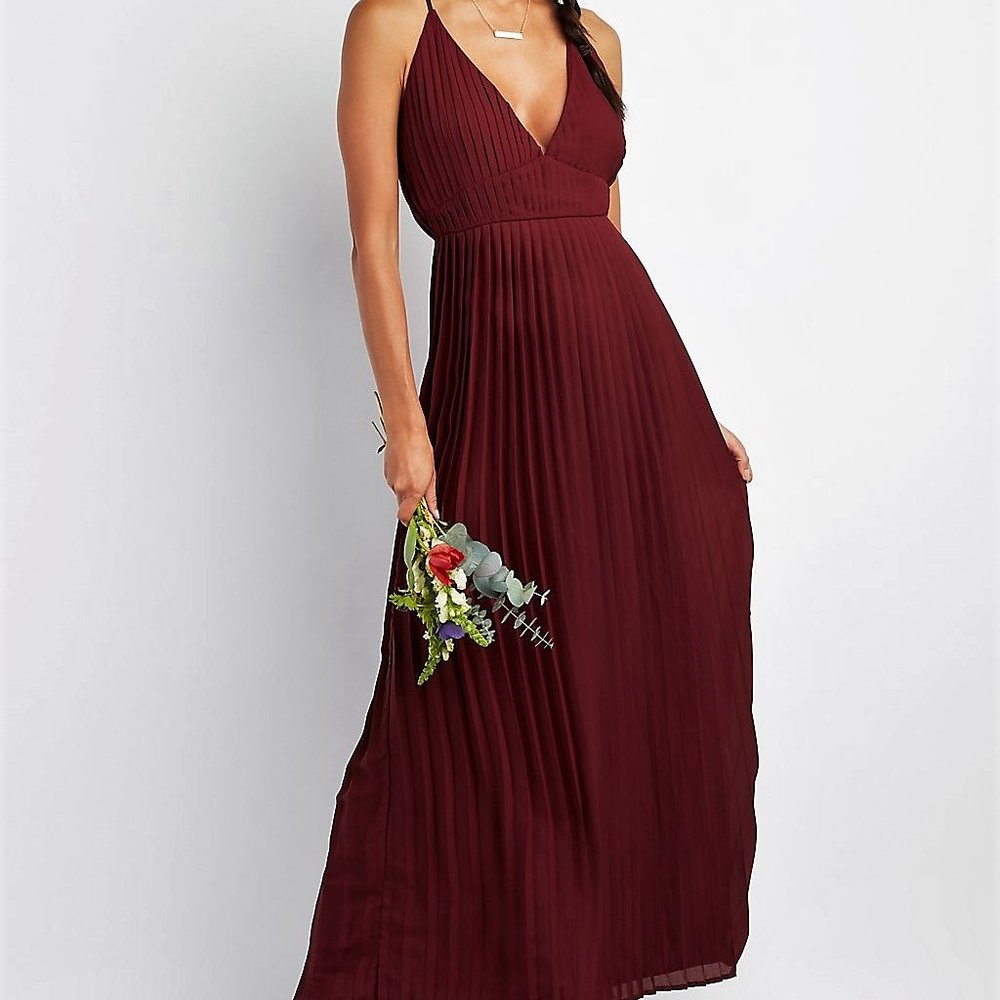Sexy V-Neck Maxi Dress Long Pleated Deep Plunge S